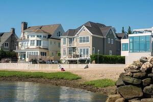 28 Shorefront Park