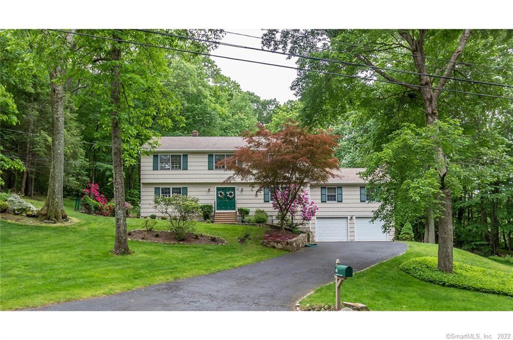 85 Rolling Hills Drive — exterior photo
