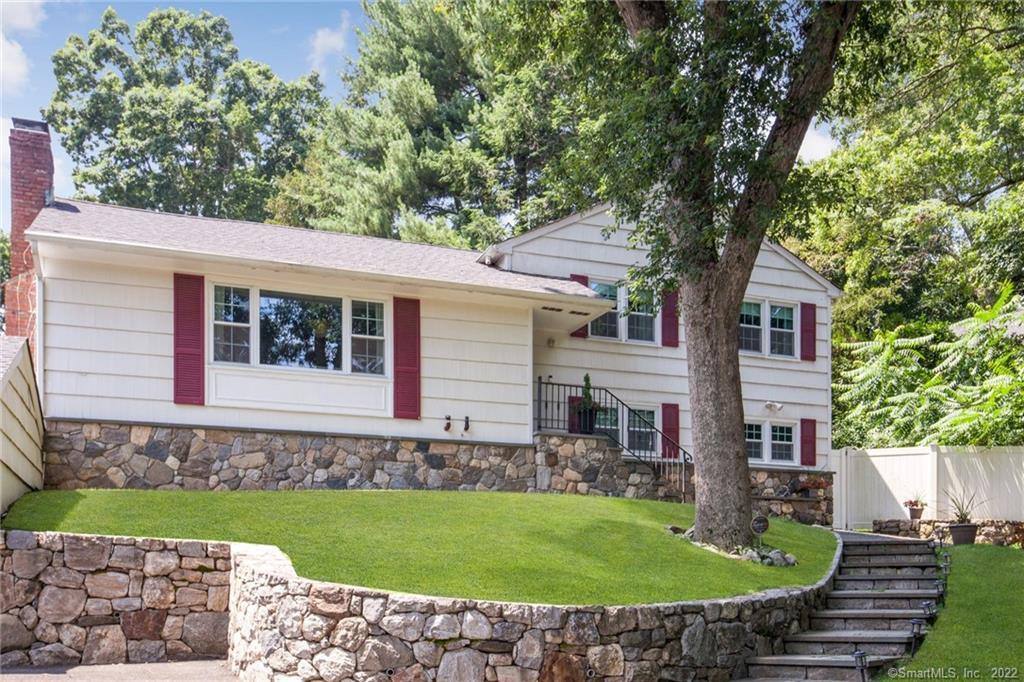 131 Compo Road — exterior photo