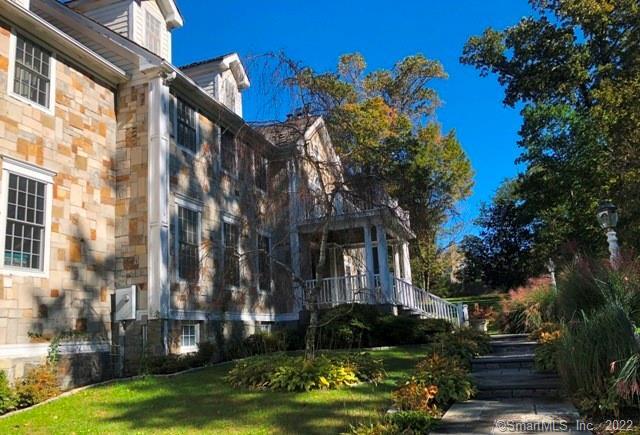 21 Richmond Hill Road — exterior photo