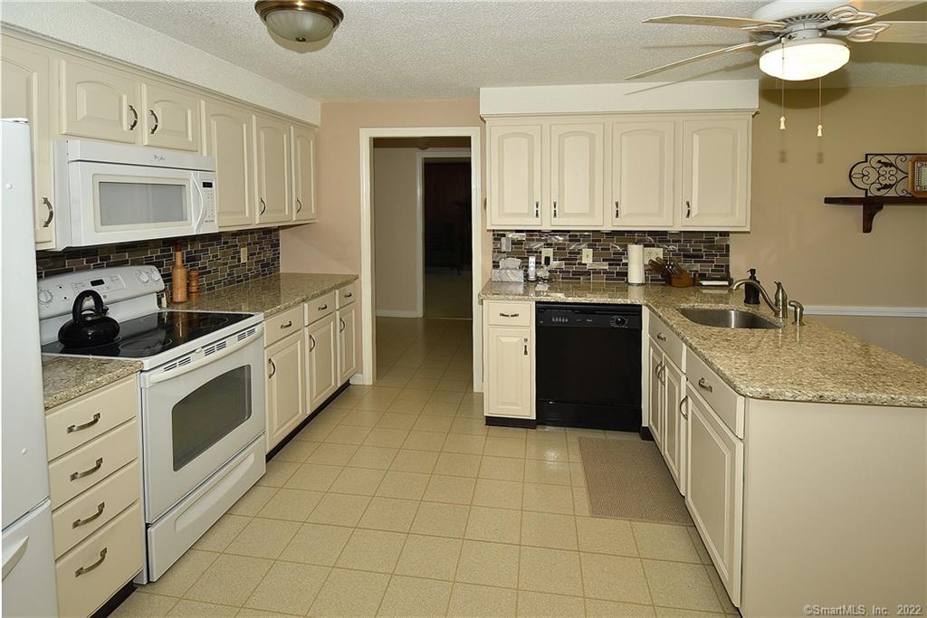 58 Pinewood Drive, Vernon, CT 06066 - Thumbnail 16