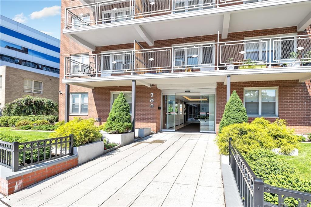 700 Summer Street, Unit 7L — exterior photo