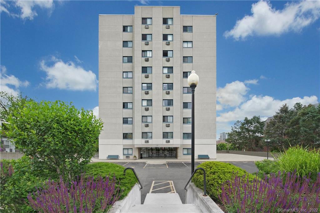51 Schuyler Avenue, Unit 4B — exterior photo