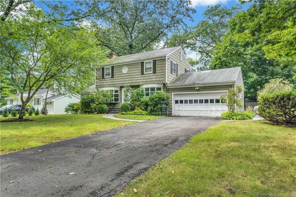 53 Hunting Lane — exterior photo