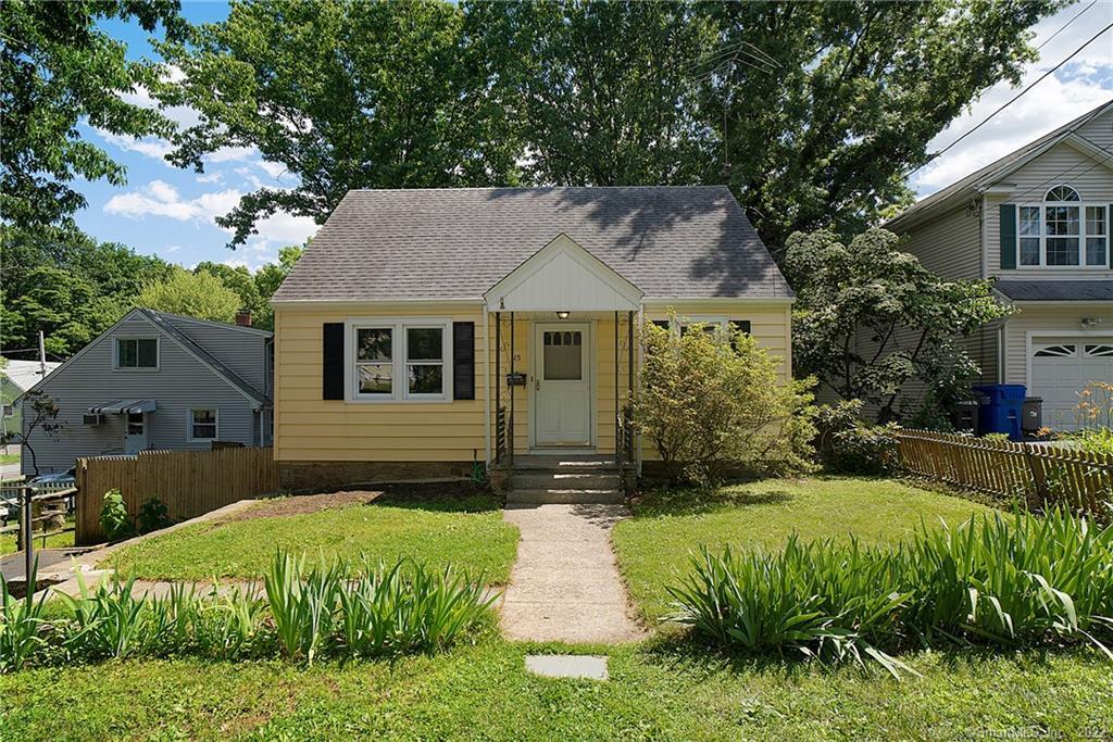 15 Sterling Street — exterior photo