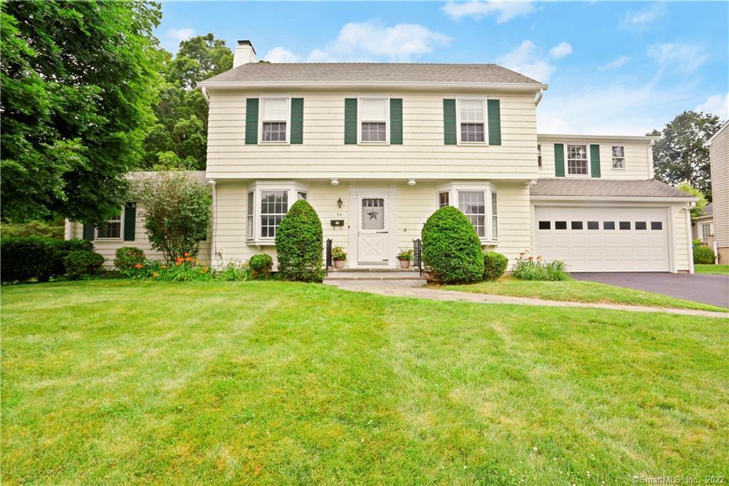 94 Killian Avenue — exterior photo