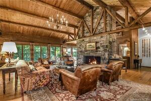 1544 Ponus Ridge