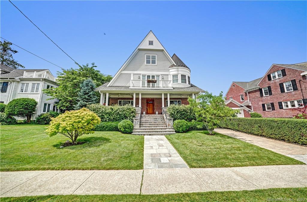 54 Lanark Road — exterior photo