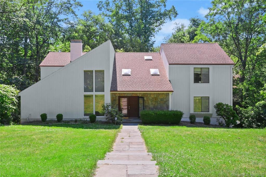 18 Ridge Brook Lane — exterior photo