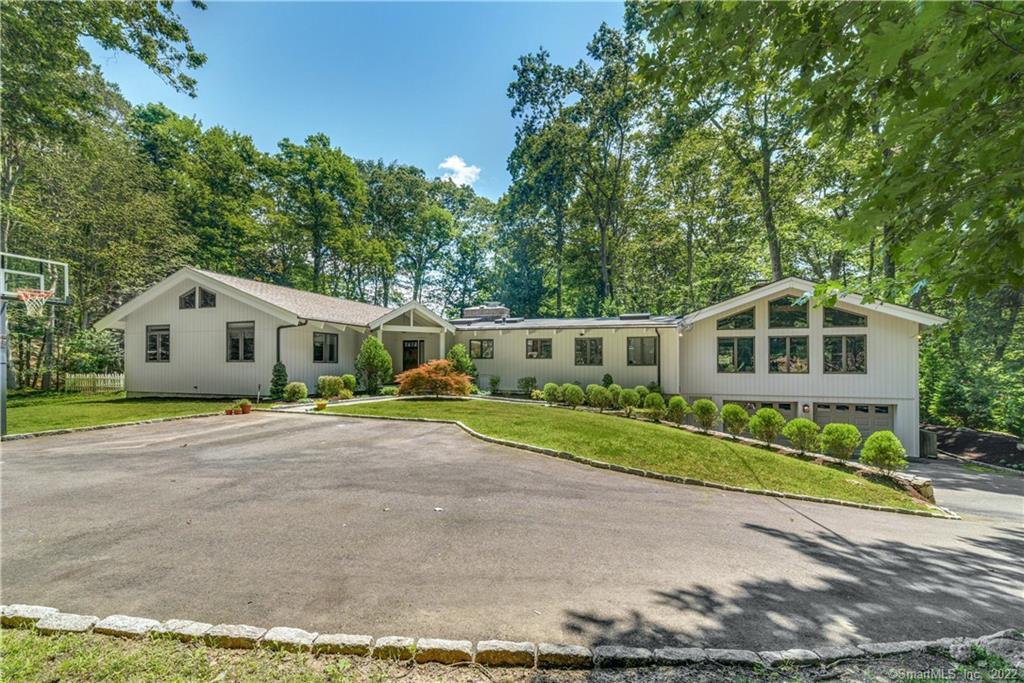 79 Llewellyn Drive — photo 1