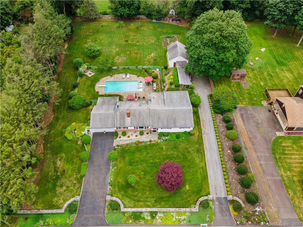 52 Lauderdale Drive — exterior photo