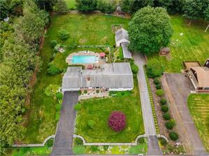 52 Lauderdale Drive