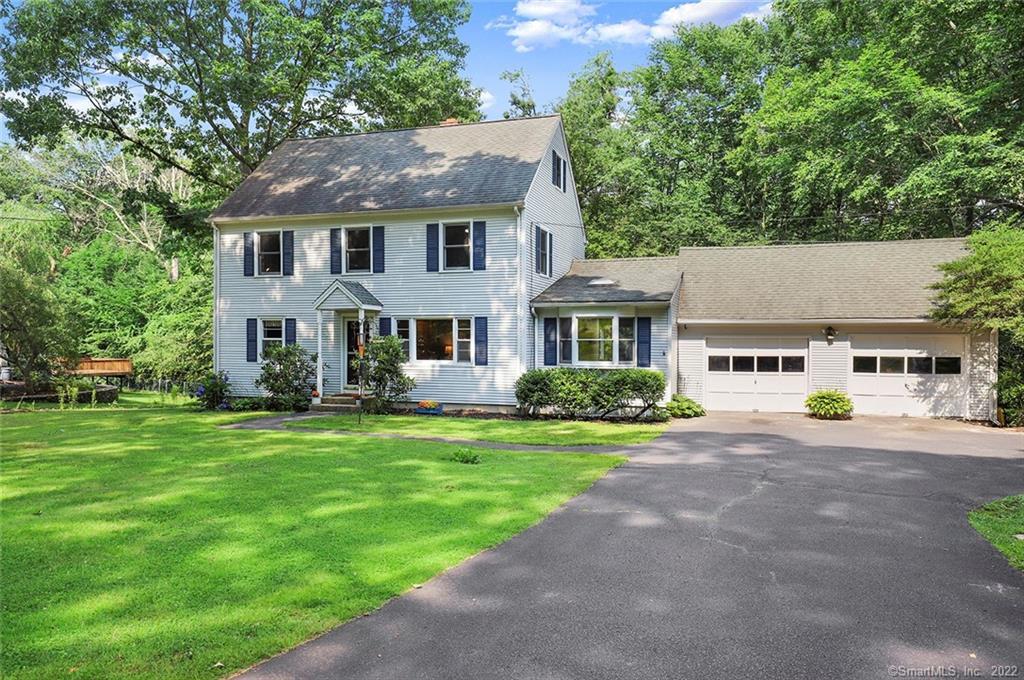 121 Winnepoge Drive — exterior photo