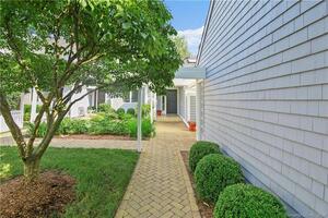 125 Lansdowne, Unit 125