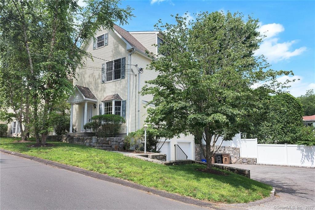 179 Highview Avenue, Unit 4 — exterior photo