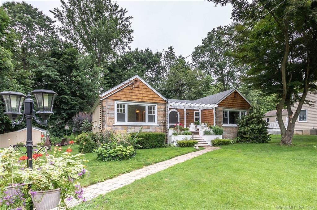 9 Beverly Road — exterior photo