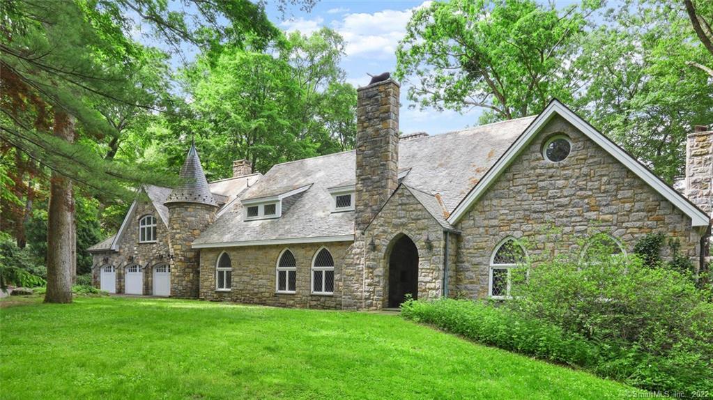 28 Twisted Oak Circle — exterior photo
