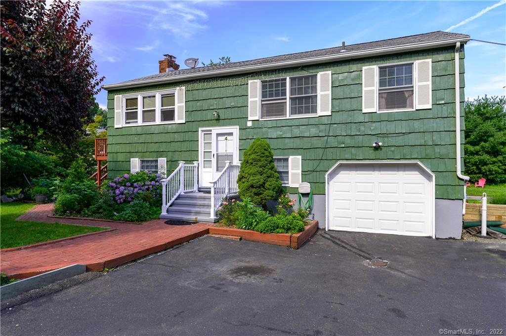 4 Kellee Drive — exterior photo