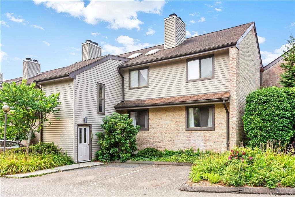 2437 Bedford Street, Unit G5 — exterior photo