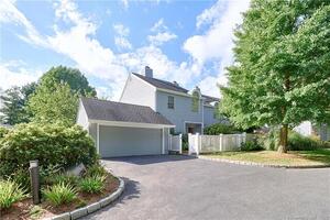 50 Edgewater Commons Lane