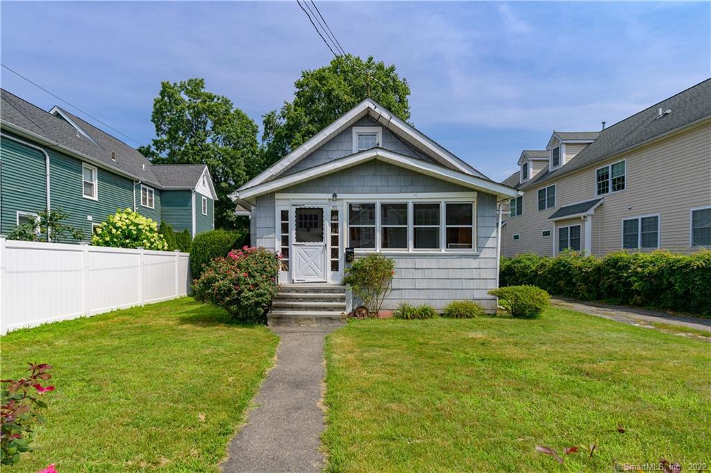 20 Douglas Avenue — exterior photo