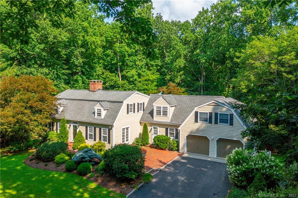 32 Bradley Lane — exterior photo