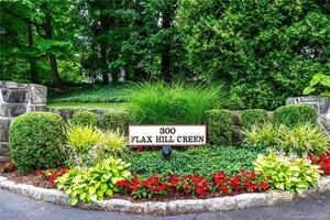 300 Flax Hill Road, Unit 17