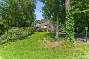 43 Zora Lane