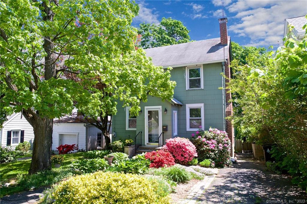 71 Knickerbocker Avenue — exterior photo