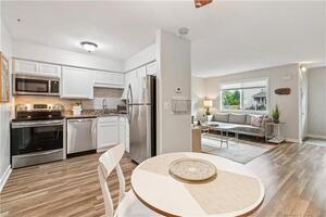 8 Van Zant Street, Unit 4