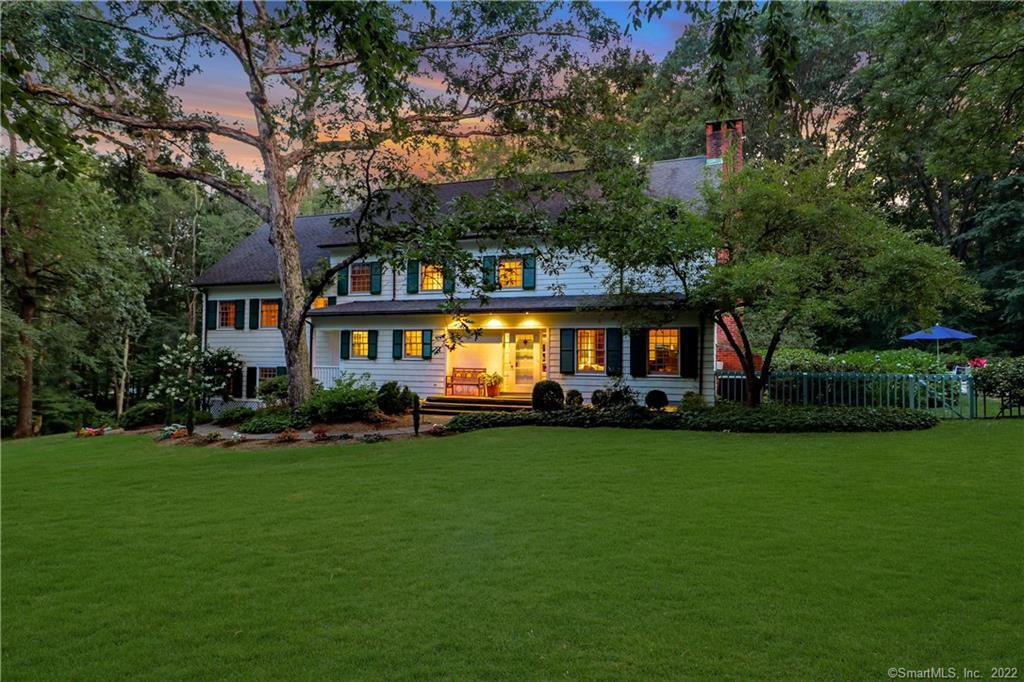 30 Hickory Knoll Drive — photo 1