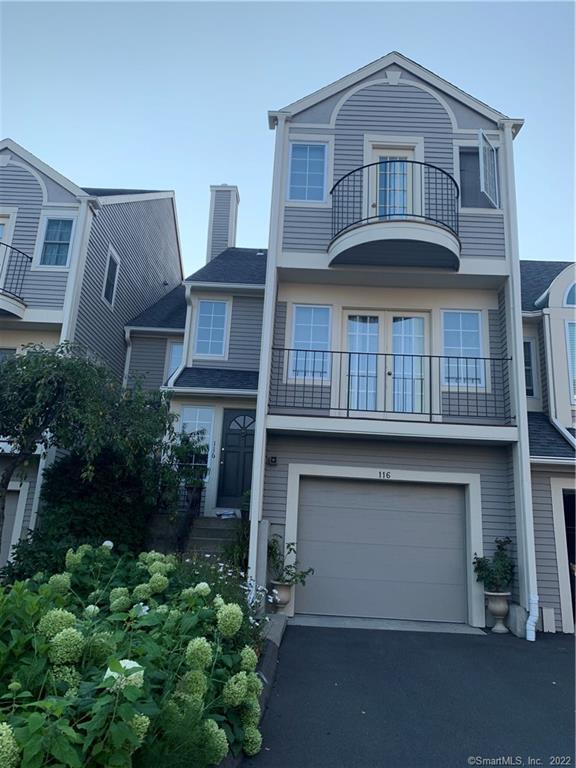 116 Paugusett Circle, Unit 116 — exterior photo