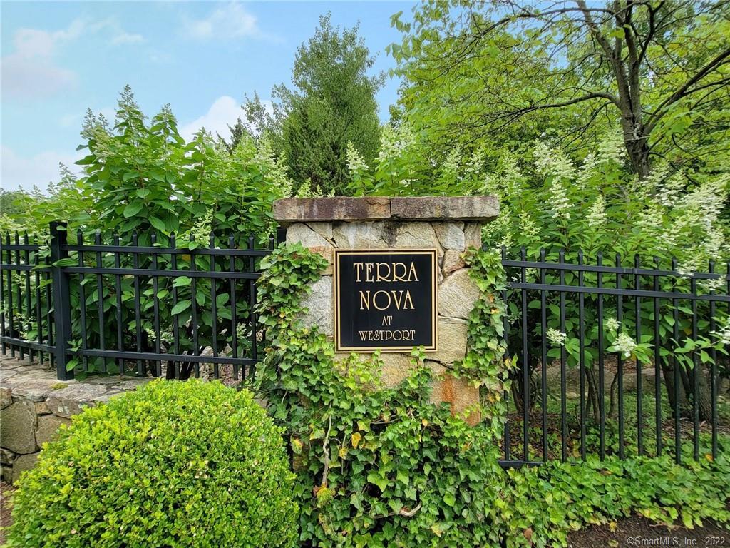 9 Terra Nova Circle, Unit 9 — exterior photo