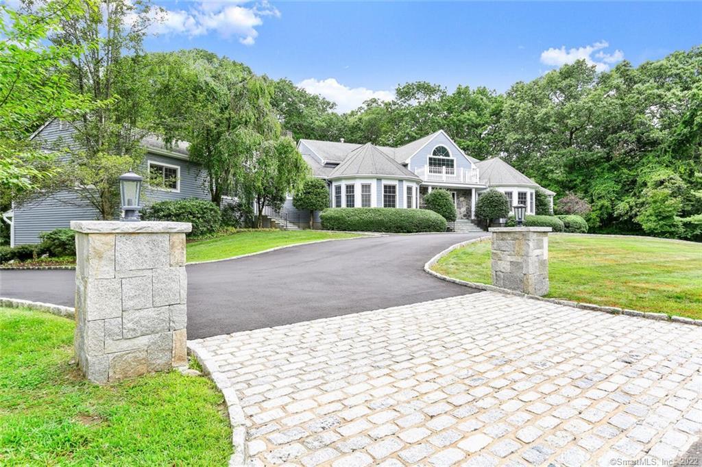 75 Tuckahoe Road — exterior photo
