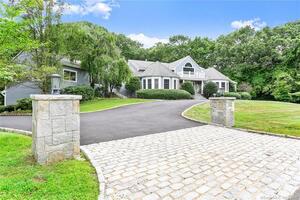 75 Tuckahoe Road