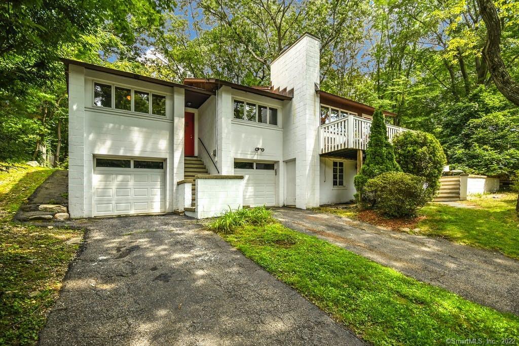27 Phillips Lane — exterior photo