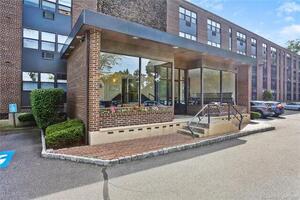 9 Park Street, Unit 1E