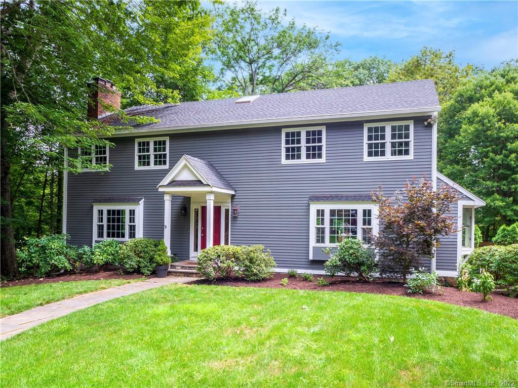 55 Dirksen Drive — exterior photo