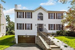 4 Lacey Lane