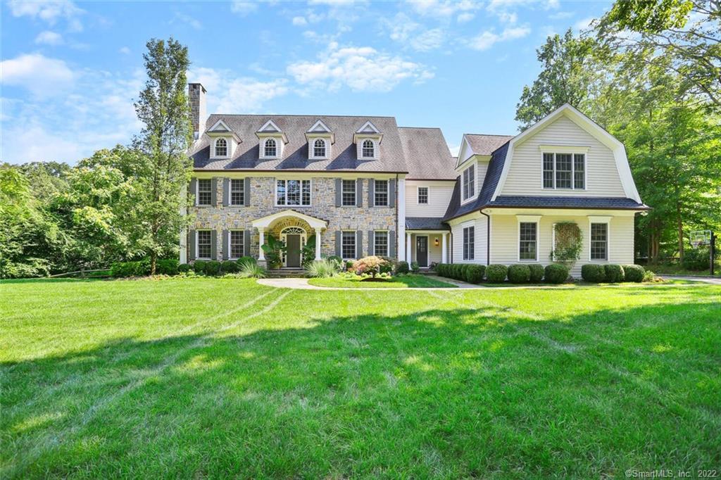 8 Joann Circle — exterior photo