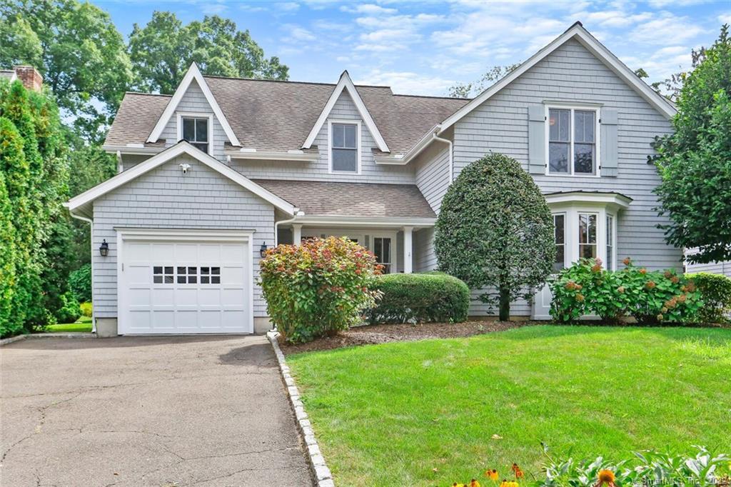 12 Ridgewood Road — exterior photo