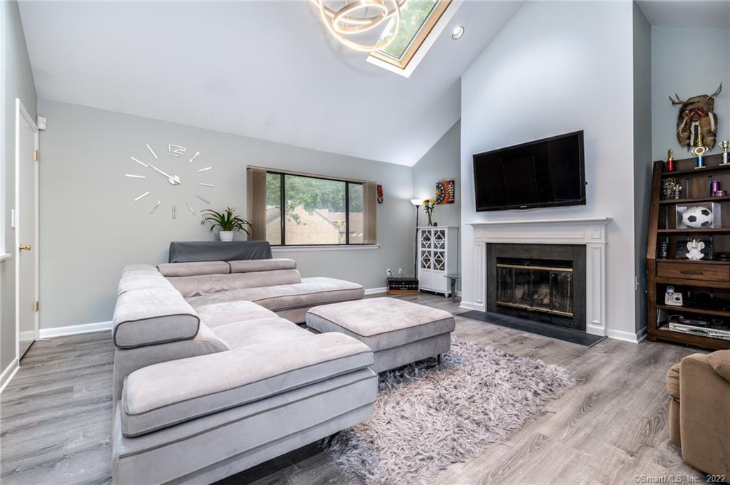 2289 Bedford Street, Unit H4 — exterior photo