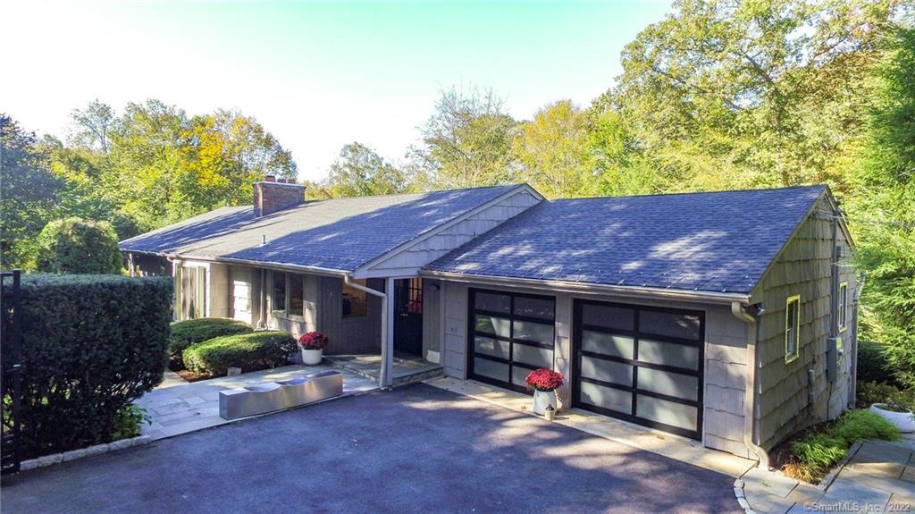 8 Side Hill Road — exterior photo