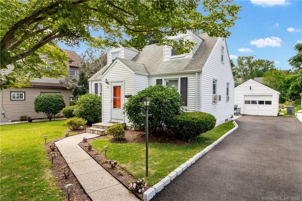 141 Waterbury Avenue — exterior photo