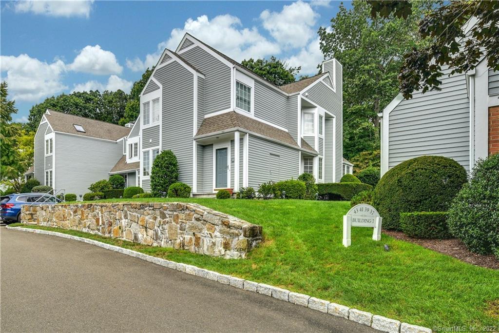 37 Hale Lane, Unit 37 — exterior photo