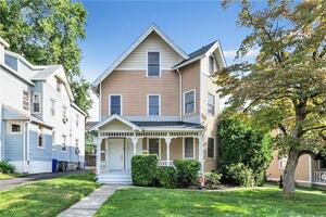 16 Hillside Place, Unit D2