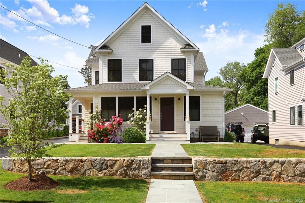 12 Webb Avenue — exterior photo