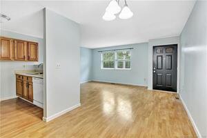 2 West Avenue, Unit 3