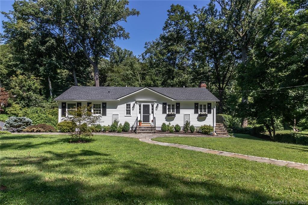 82 Pond Road — exterior photo