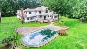 30 Tuckahoe Road